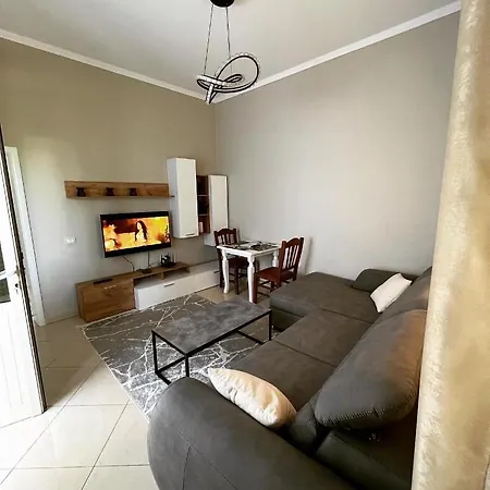 Trip-stop Apartment Vlore