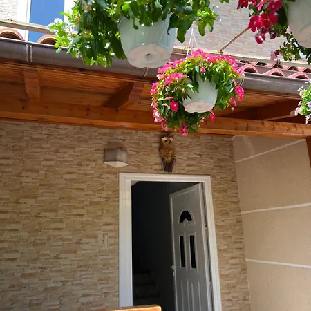 Apartment Trip-stop *